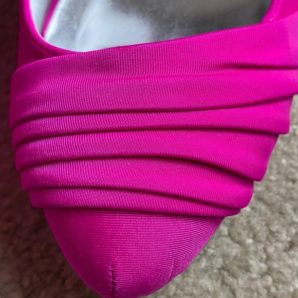 Qupid Hot Pink Pleated Heels - Picture 6 of 8